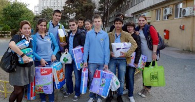 Stire din Cultură-Educație : Donație făcută de elevii Liceului Internațional de Informatică