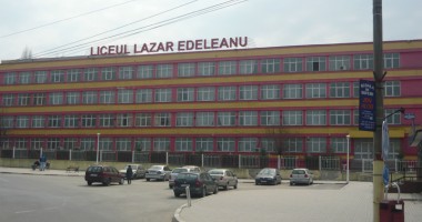 Mizeriile de la BAC-ul de toamnă! Profesori complici la FRAUDĂ și ELEVI ELIMINAȚI pe baza probelor video! - 2