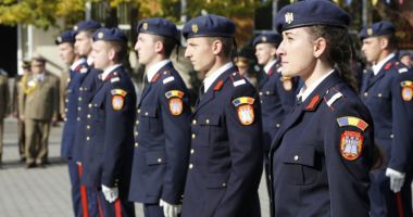 Stire din Cultură-Educație : Vreți să urmați o carieră în Armată? Începe "Săptămâna cadeților"