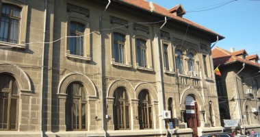 Stire din Cultură-Educație : Festivitate de premiere amânată din cauza vremii