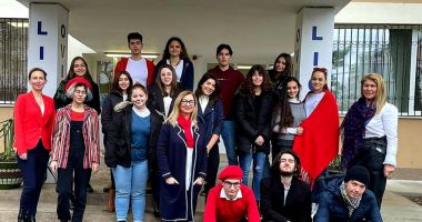 Stire din Cultură-Educație : Întâlnirea „Caravanelor euroasiatice” la Liceul Teoretic „Ovidius”