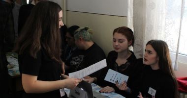 Tinerii de la Liceul "Ovidius", interesați să devină voluntari - 5