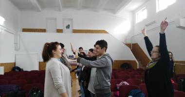 Stire din Cultură-Educație : "Nu în casa mea, Nu pe strada noastră, Nu în școala noastră - STOP drogurilor și violenței!"
