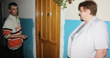 VOR AJUNGE ÎN STRADĂ! Licitație CU SCANDAL la căminul Liceului "C.A. Rosetti" - 5