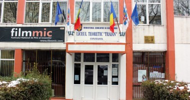 Stire din Cultură-Educație : TBC  la Liceul Traian / Profesoară și elev depistați pozitiv