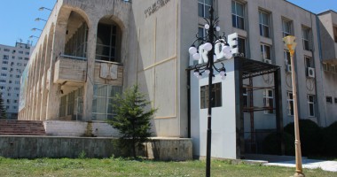 Stire din Cultură-Educație : Liceul Teoretic "Traian" sprijină o șansă la viață