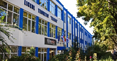 Stire din Cultură-Educație : Eveniment important, mâine, la Liceul Teoretic "Traian"