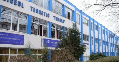 Stire din Cultură-Educație : Demitere cu scandal la Liceul "Traian". Fosta directoare face acuzații grave!