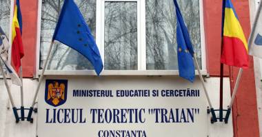 Stire din Cultură-Educație : Liceul "Traian" a început anul școlar în forță
