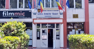 Stire din Cultură-Educație : Opt premii pentru IT-iștii  de la Liceul "Traian"