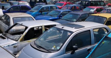 Stire din Politică-Administrație : Sute de vehicule abandonate, scoase la licitație de Primăria Constanța