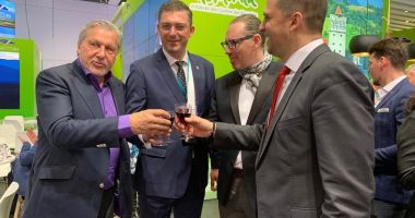 Stire din Politică-Administrație : Liderul CJC, la Târgul de Turism de la Berlin. "Vrem să plasăm ofertele  stațiunilor din Constanța"