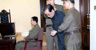 Stire din Actualitate : Liderul nord-coreean  a executat toată familia unchiului său