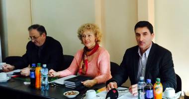 Stire din Cultură-Educație : "Unii directori de școli cred că s-au născut stăpâni!"