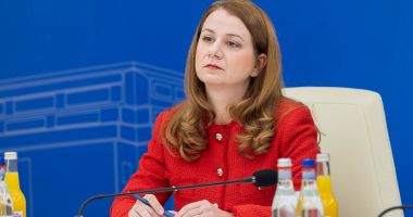 Stire din Cultură-Educație : Guvernul a aprobat creşterile salariale din învăţământ: 20% pentru preuniversitar, 36% pentru directori