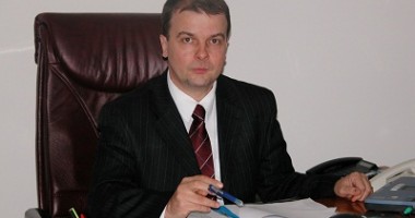 Stire din Politică-Administrație : USL propune la conducerea ICR un diplomat de carieră cu 12 ani experiență