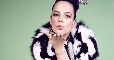 Stire din Monden : Lily Allen, amenințată cu moartea de gruparea teroristă Statul Islamic