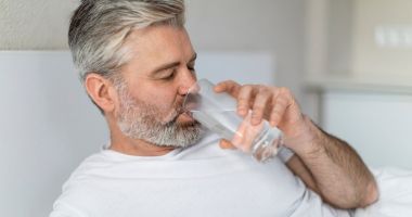 Stire din Sănătate : Aportul insuficient de lichide poate provoca umflarea limbii