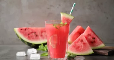 Stire din Sănătate : Limonada de pepene roșu cu lămâie, duo-ul perfect pentru hidratare