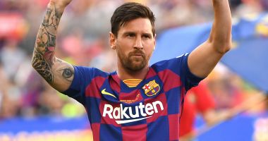 Stire din Sport Internațional : Leo Messi semnează cu Paris Saint Germain