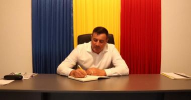 Stire din Politică-Administrație : Primăria Lipniţa a parafat contractul de finanţare pentru un proiect de asfaltare în comună