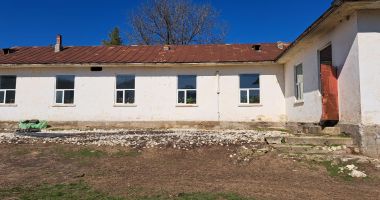 Stire din Politică-Administrație : Aşteptarea a luat sfârşit! Primăria Lipniţa va reabilita o şcoală construită în urmă cu peste 100 de ani