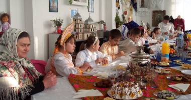 Stire din Cultură-Educație : Colindele răsună din nou, dar pentru rușii lipoveni