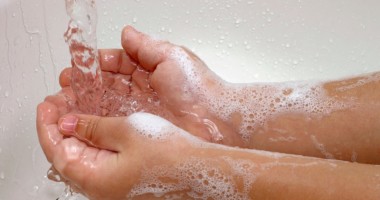 Stire din Sănătate : Lipsa de igienă și apa contaminată, sursa principală a virusului hepatitic A