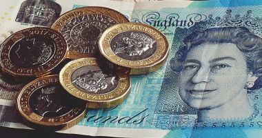 Stire din Actualitate : „Ziua libertăţii” a prăbuşit lira sterlină la cel mai jos nivel din ultimele trei luni