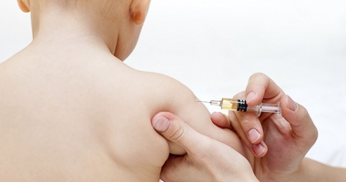 Stire din Sănătate : Vom avea un singur vaccin pentru bolile copilăriei?