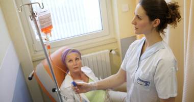 Stire din Sănătate : Listele de așteptare de la oncologie, eliminate