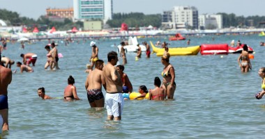 Stire din Economie : Week-end de foc! România s-a mutat la mare