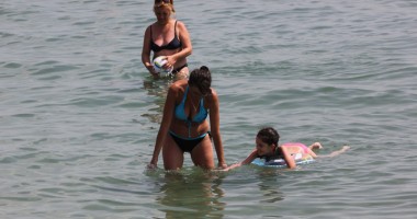 Stire din Sănătate : Băile în mare, eficiente în durerile de artrită