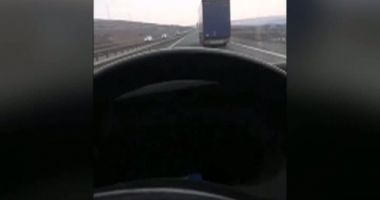 Stire din Eveniment : Live-ul pe Facebook a făcut noi victime. Șoferul microbuzului răsturnat pe autostradă transmitea în direct