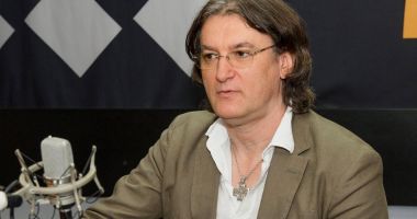 Stire din Cultură-Educație : Rectorul UNATC, prof. univ. Liviu Lucaci, conferențiază la Academia Română