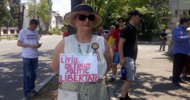 Stire din Politică-Administrație : Protest la Palatul Cotroceni pentru eliberarea lui Dragnea din închisoare
