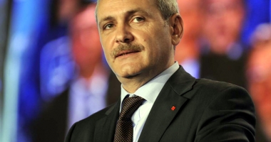 Stire din Politică-Administrație : Dragnea, despre relația cu premierul: "Din partea mea e la fel ca la început"