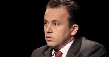 Stire din Politică-Administrație : "Legea salarizării trebuie aprobată cât mai curând"