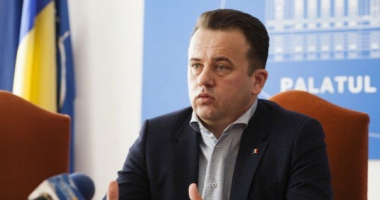Stire din Cultură-Educație : Liviu Pop: Săptămâna viitoare va fi lansat în dezbatere proiectul de lege a manualului școlar