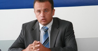 Stire din Social : Liviu Pop: Angajații Oltchim vor primi astăzi avansul, reprezentând 40% din salariul pe august
