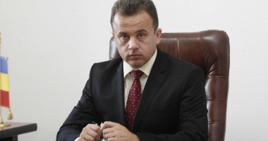 Stire din Politică-Administrație : "Proiectul privind salarizarea bugetarilor, o glumă proastă"