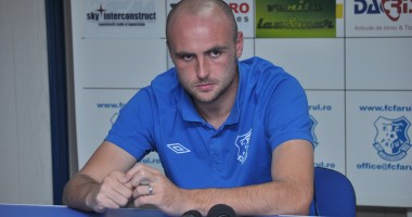 Stire din Sport : Fotbal / Liviu Ștefan: "Farul se poate întoarce cu cel puțin un punct de la Brăila"