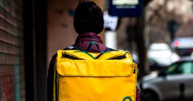 Un indian a dezvăluit pe TikTok cât câștigă ca livrator în România