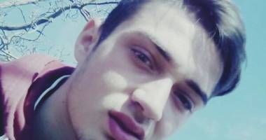 Stire din Eveniment : Un tânăr student  și un copil de opt ani, înghițiți de ape