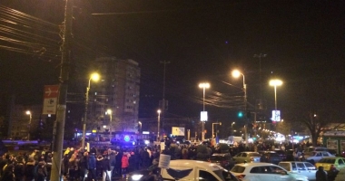 Galerie foto. A PATRA NOAPTE DE PROTESTE LA CONSTANȚA. Oamenii scandează: "DRAG NE-Ai fi în pușcărie" - 11