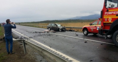 ACCIDENT GRAV. IMPACT VIOLENT ÎNTRE TREI MAȘINI. O PERSOANĂ A MURIT - 3