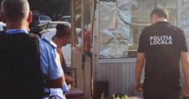 Stire din Eveniment : Comercianții ambulanți din piețele constănțene, "luați pe sus" de polițiști și jandarmi