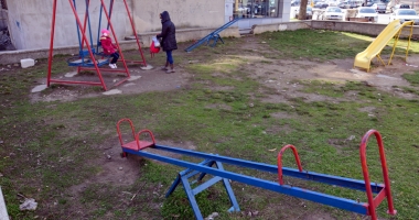 Când scăpăm de mizeriile și ruginiturile din locurile de joacă pentru copii - 5