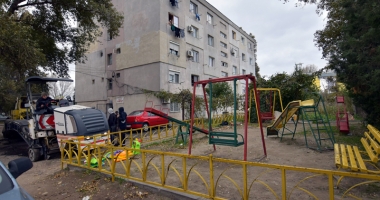 Stire din Social : Mizeria de la Energia. Gunoaiele și oamenii străzii au invadat locul de joacă