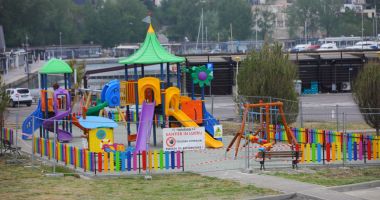 Stire din Politică-Administrație : Primăria a transformat locul de joacă din Portul Tomis în zonă de agrement